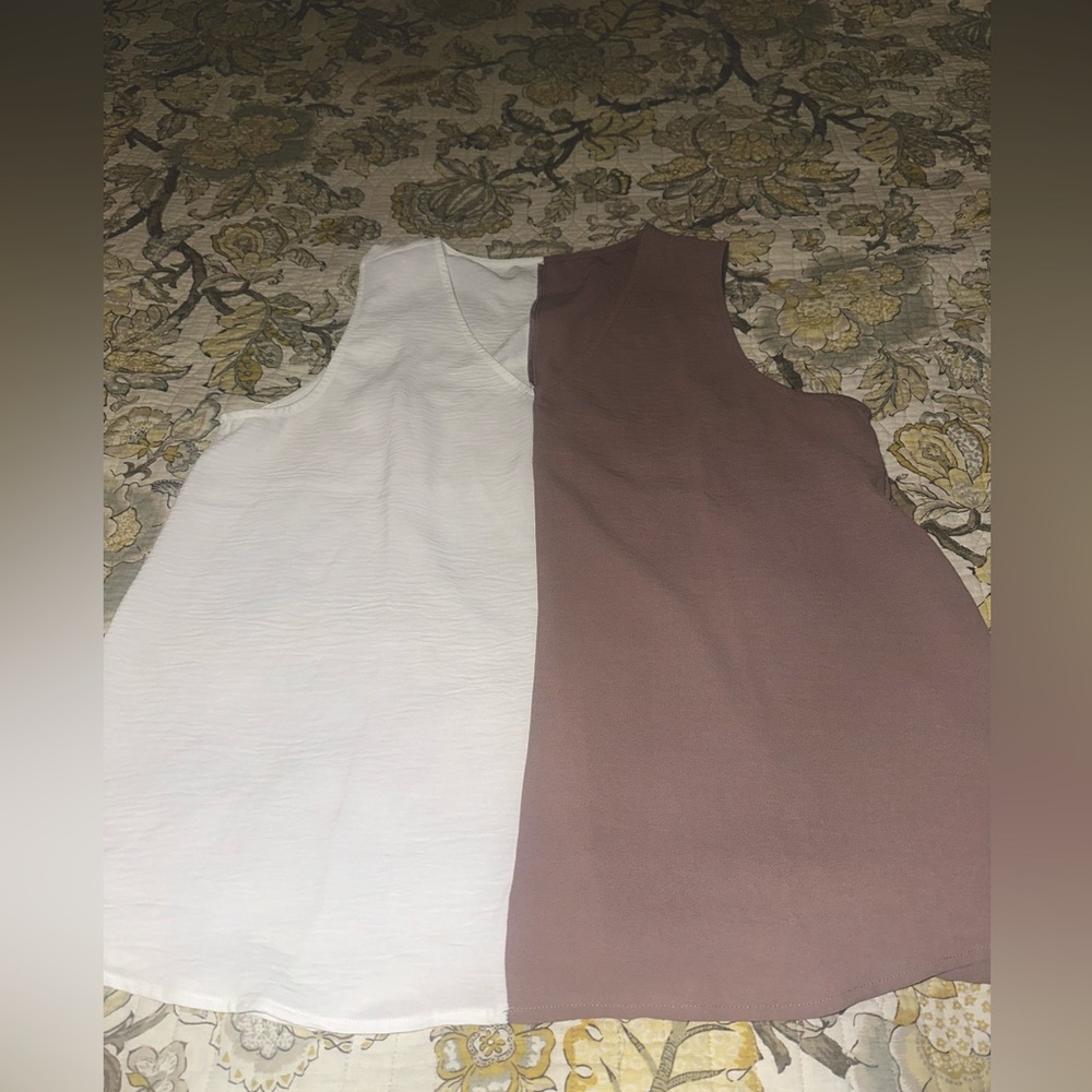 Women’s two-toned tank top